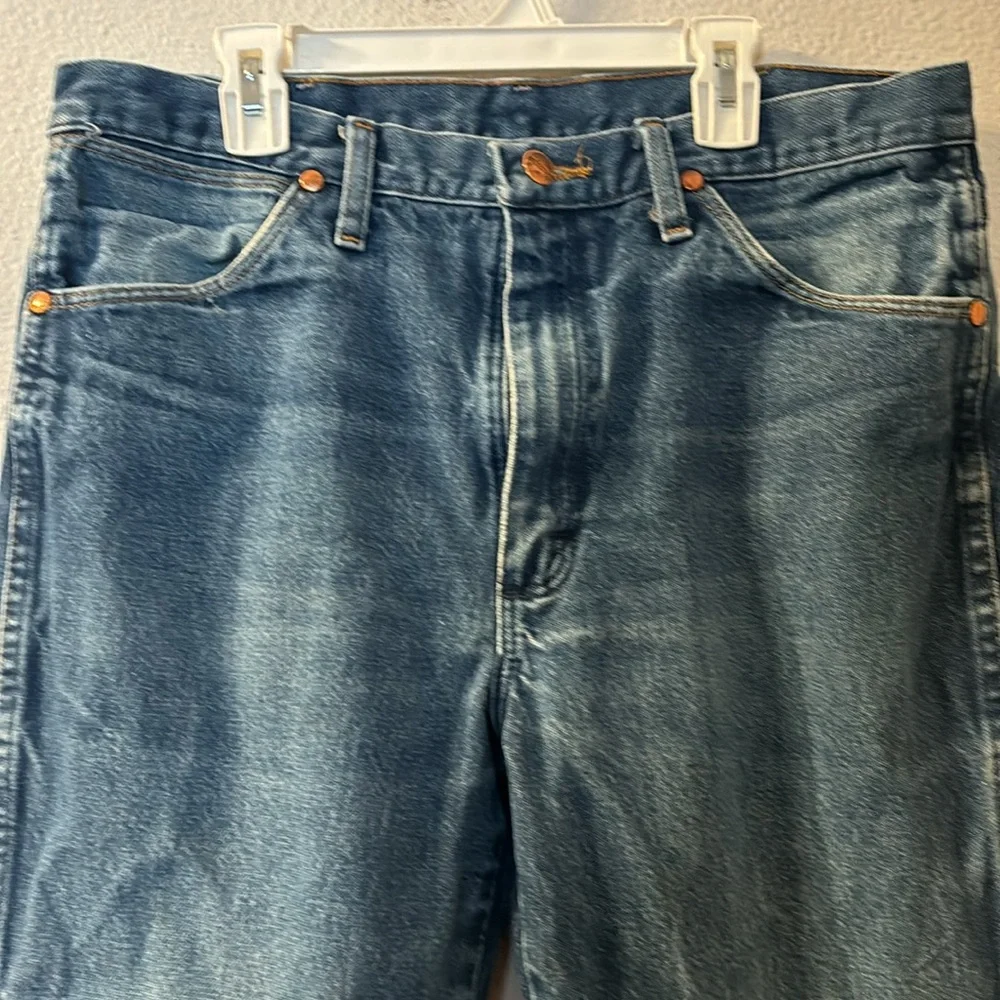 Wrangler straight leg medium wash jeans size 34X31
